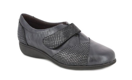 Zapato Doctor Cutillas con velcro modelo de piel negro para pies anchos