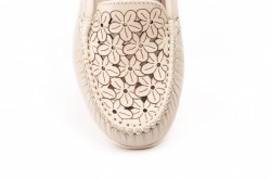 Mocasín picado Antonella piel beig-3