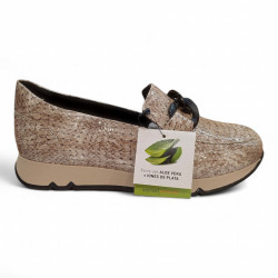 Mocasines cadena Doctor Cutillas charol beige-2