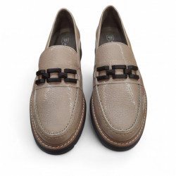 Mocasines Pitillos modernos en beige con cadena-2