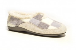Zapatilla casa cerrada Garzón cuadros blanco - azul-1