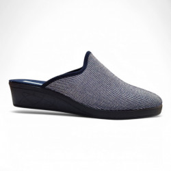 Zapatillas casa entretiempo con cuña azul marino