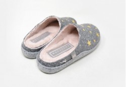 Zapatillas casa Macarena Home estrellas gris-2