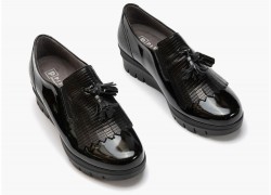 Zapato Pitillos borlas flecos piel negro-2
