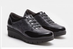 Zapatos Pitillos piel cuña elásticos negro-1