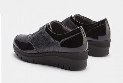 Zapatos Pitillos piel cuña elásticos negro-3