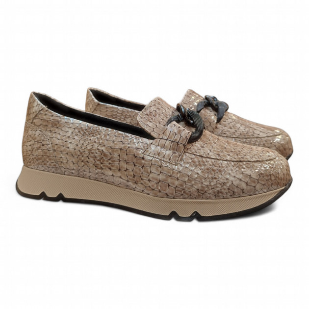 Mocasines cadena Doctor Cutillas charol beige-1