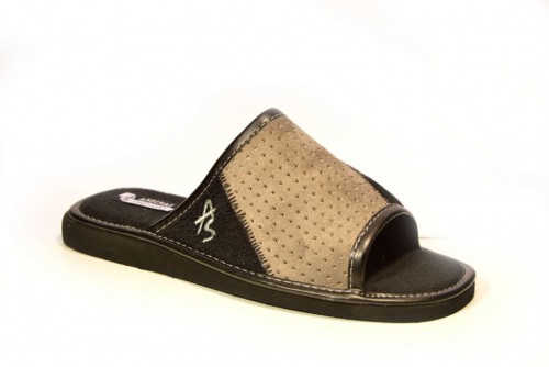 Zapatilla casa abierta Andinas picada gris y negro-1