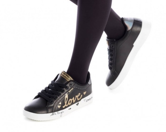 Zapatilla casual Refresh negro letras-1